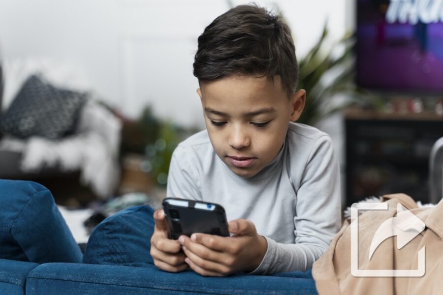 4 Signs Your Kid Isn't Ready for a Smartphone